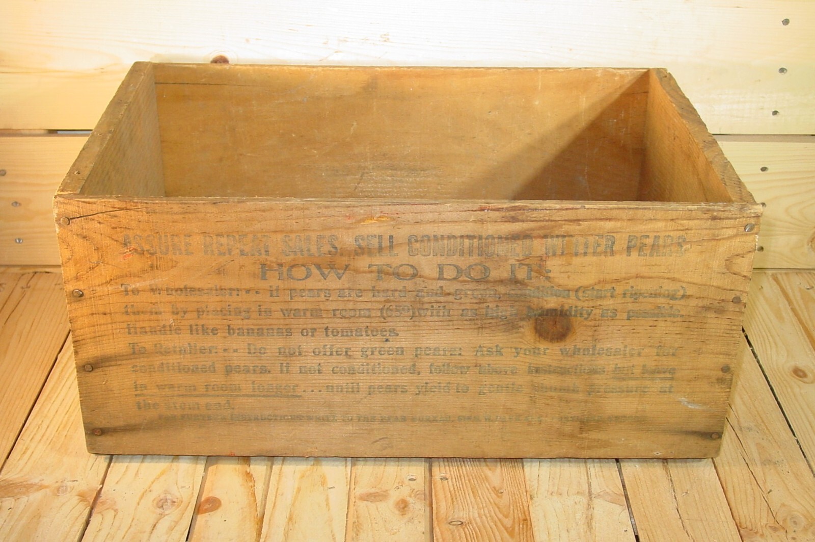 Vintage MODOC BRAND PEARS Crate w/ American Indian Logo Modoc Orchards Co Oregon