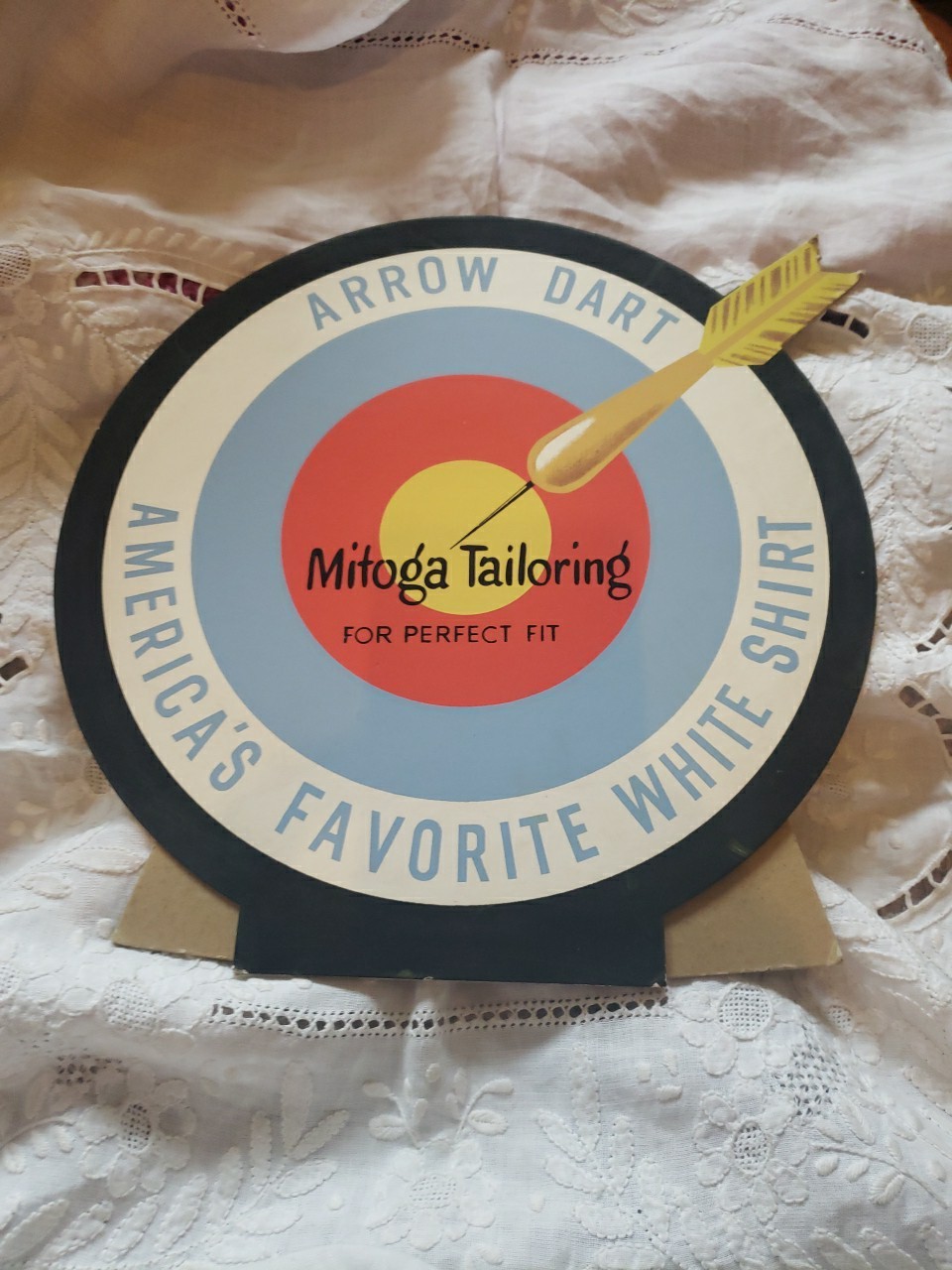 Arrow Dart Mitoga Tailoring, Americas Favorite White Shirt Countertop Display