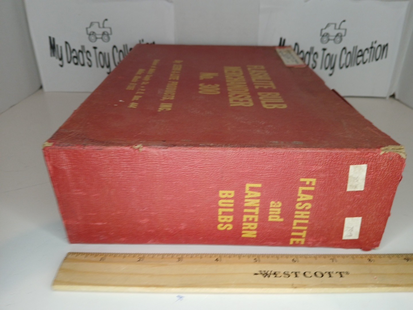 Vintage SERV-A-LITE Flashlite Bulb Merchandiser No. 300 – with Bulbs Display