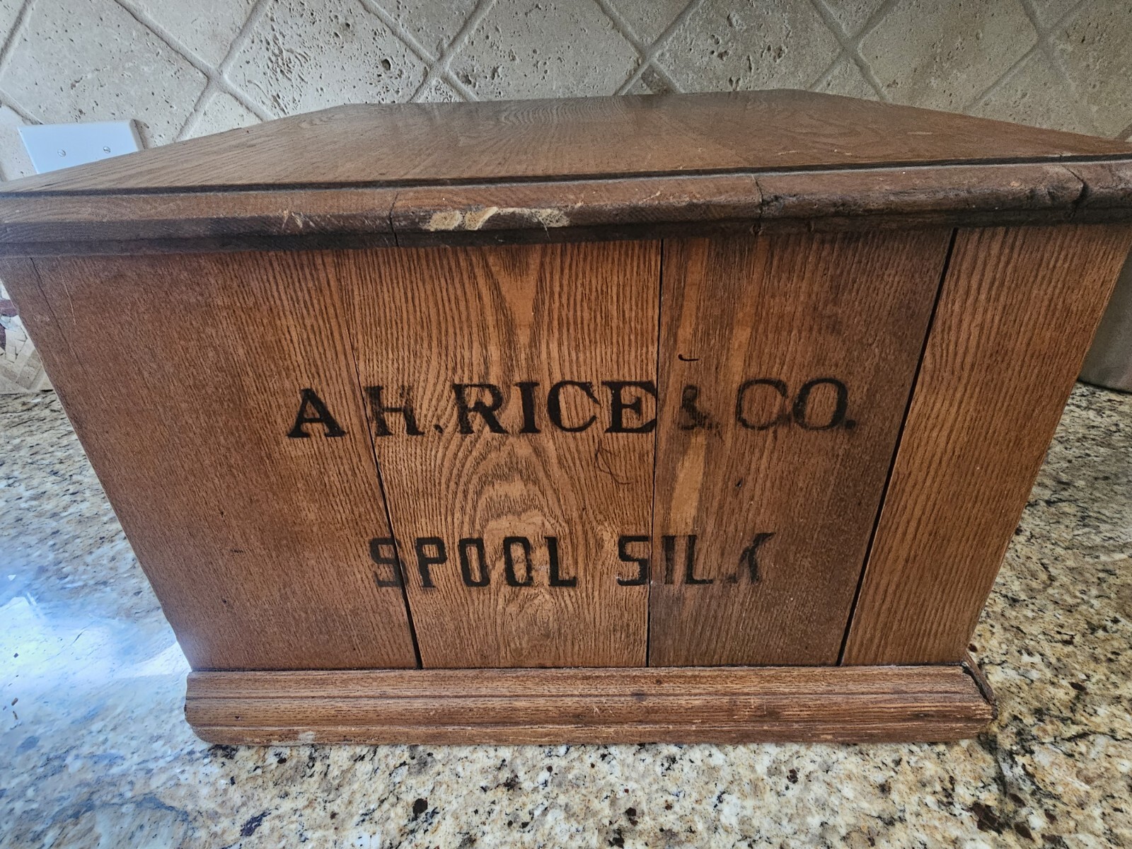 Early A.H. Rice & Co spool cabinet 4 drawer Wood Oak & Glass 19’W x 12″H x 18″D