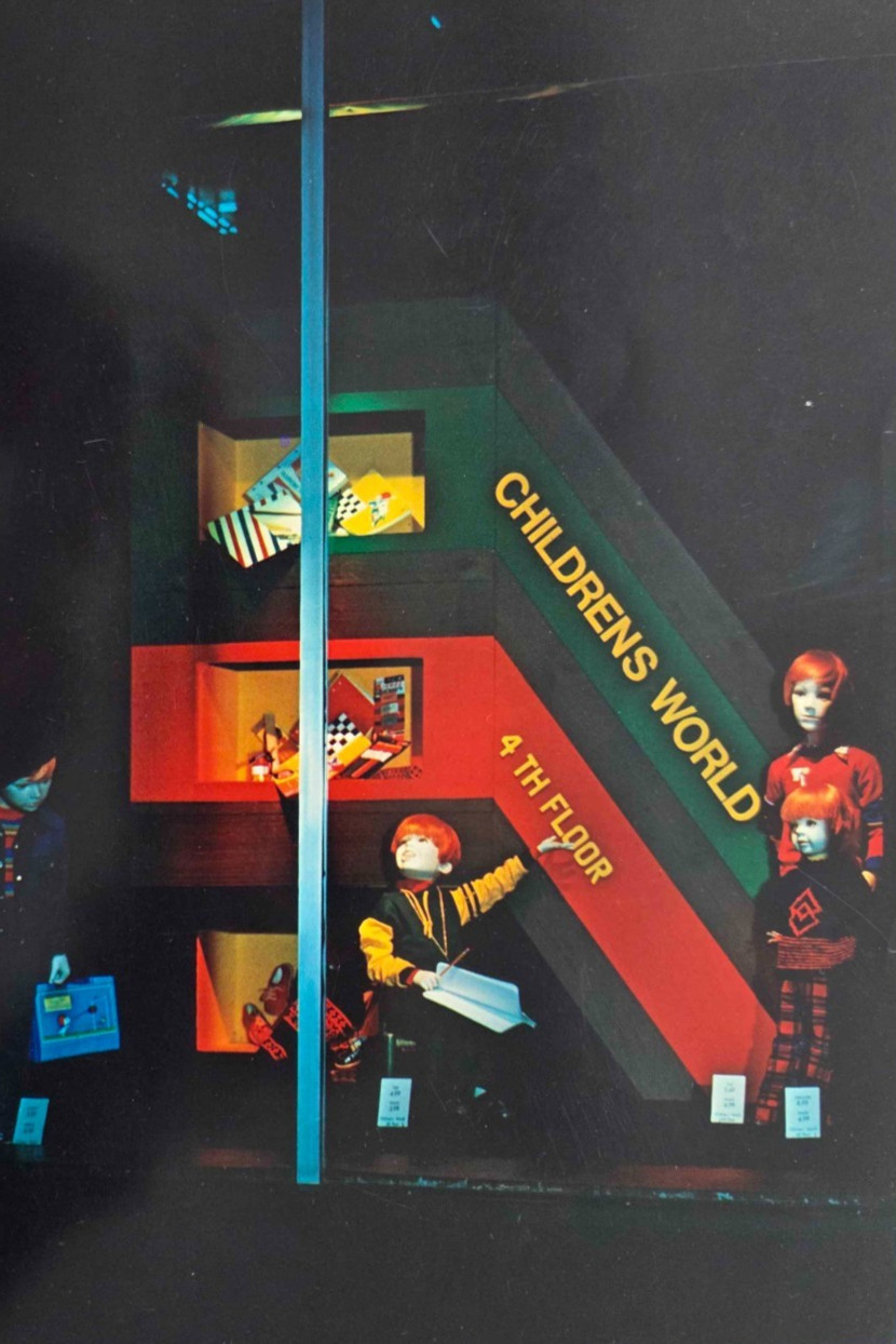 1974 ALEXANDER’S, NY WINDOW DISPLAY PHOTO PRINT BACK-TO-SCHOOL