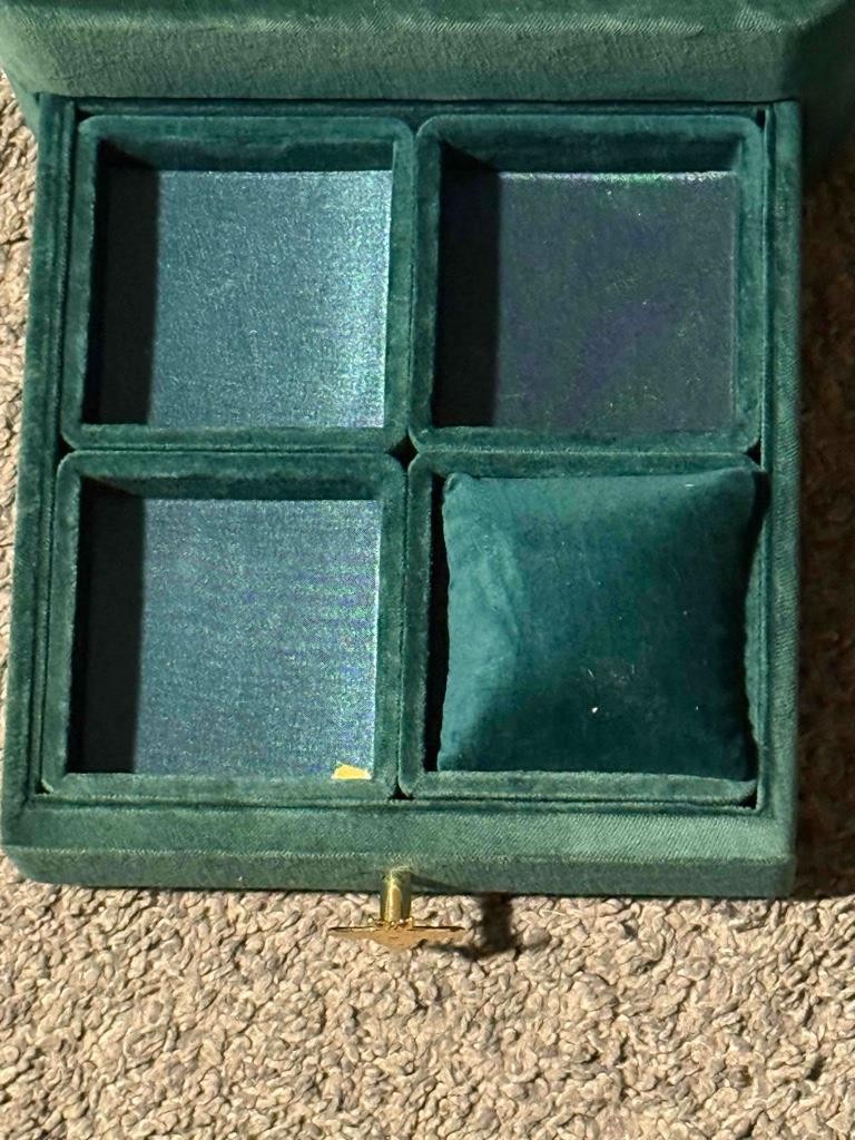 Gucci Store Jewelry Watch Display 2 Row Drawer Pull Brand Sign Green Felt