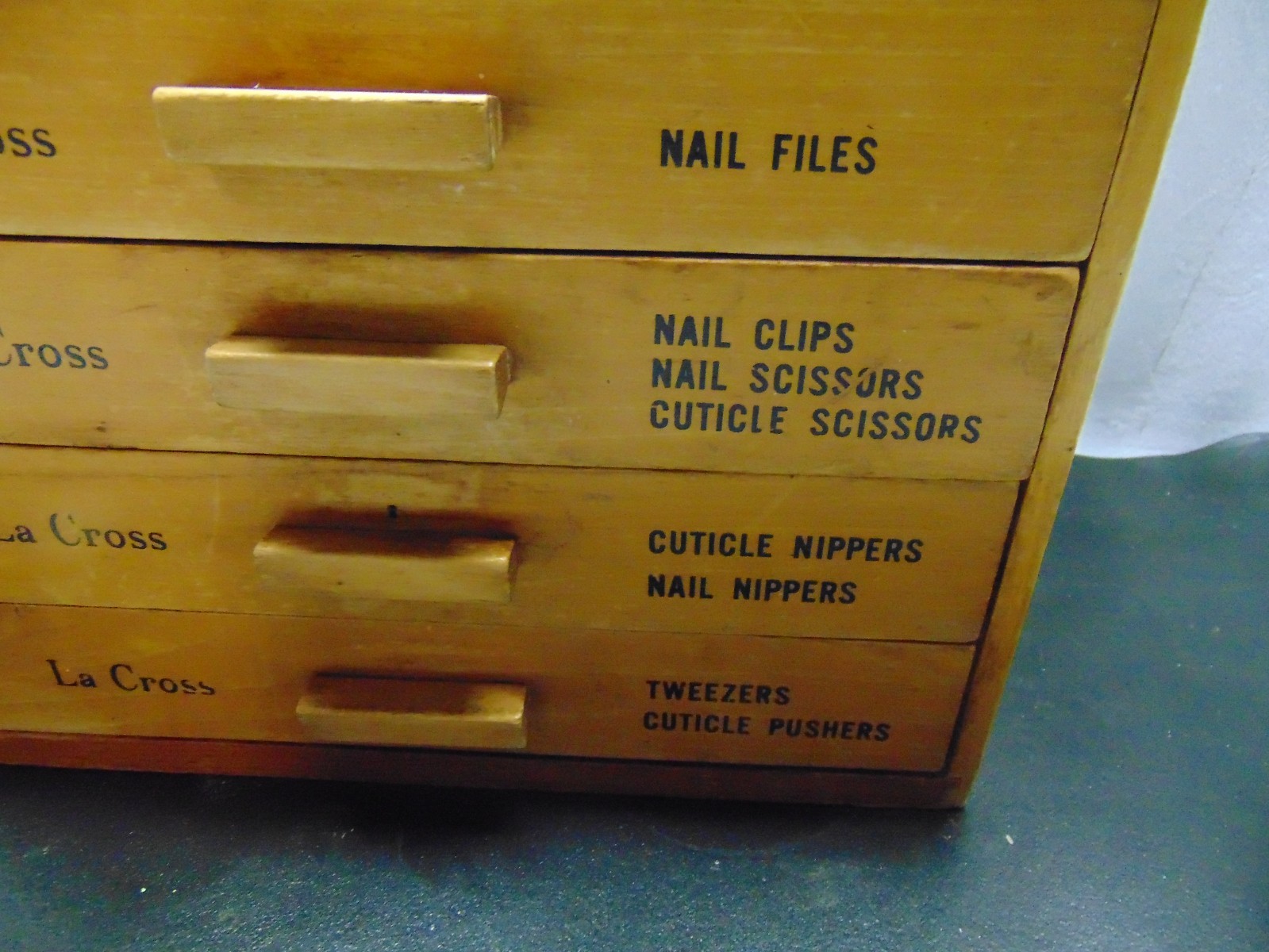 Vintage La Cross Nail Supply Store Display wooden Box 4 shelfs 8″ x 6.5″ x 11″