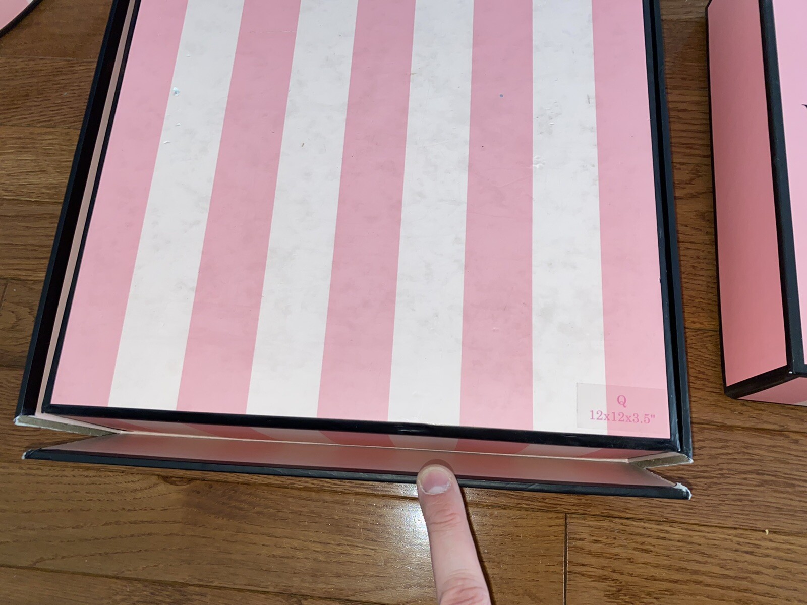 VICTORIA’S SECRET BOXES DISPLAY PROPS BOXES #7