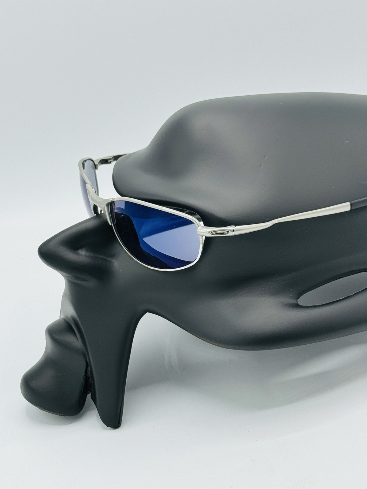 CUSTOM SPIKE BOB HEAD DISPLAY FOR OAKLEY SUNGLASSES X-METAL MATTE BLACK SMOOTH