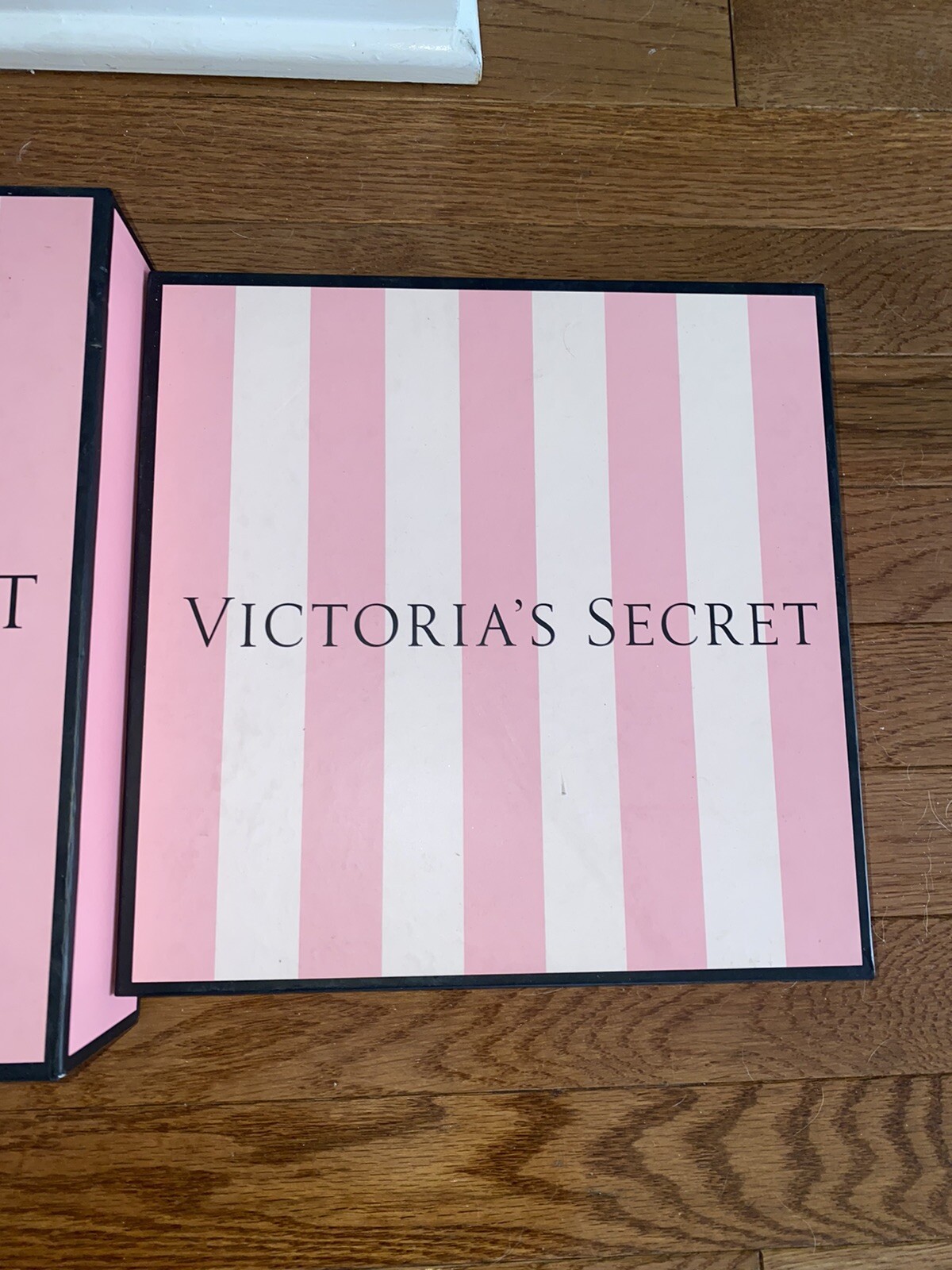 VICTORIA’S SECRET BOXES DISPLAY PROPS BOXES #8