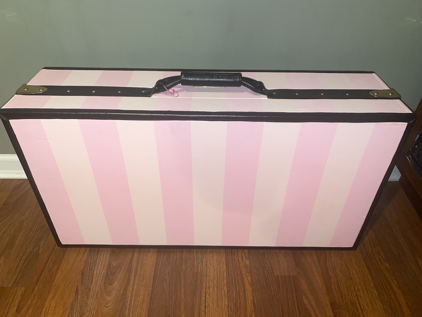 Vintage Victoria’s Secret Store Display Luggage Prop Pink RARE VS