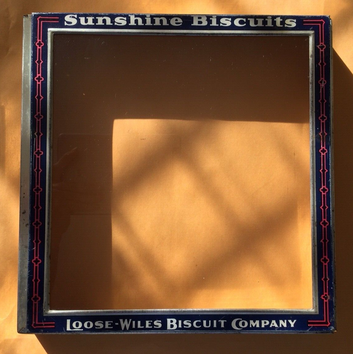 Loose-Wiles Sunshine Biscuits Tin Lid With Glass ~ Pat 5-12-36 Kussakov Can Co