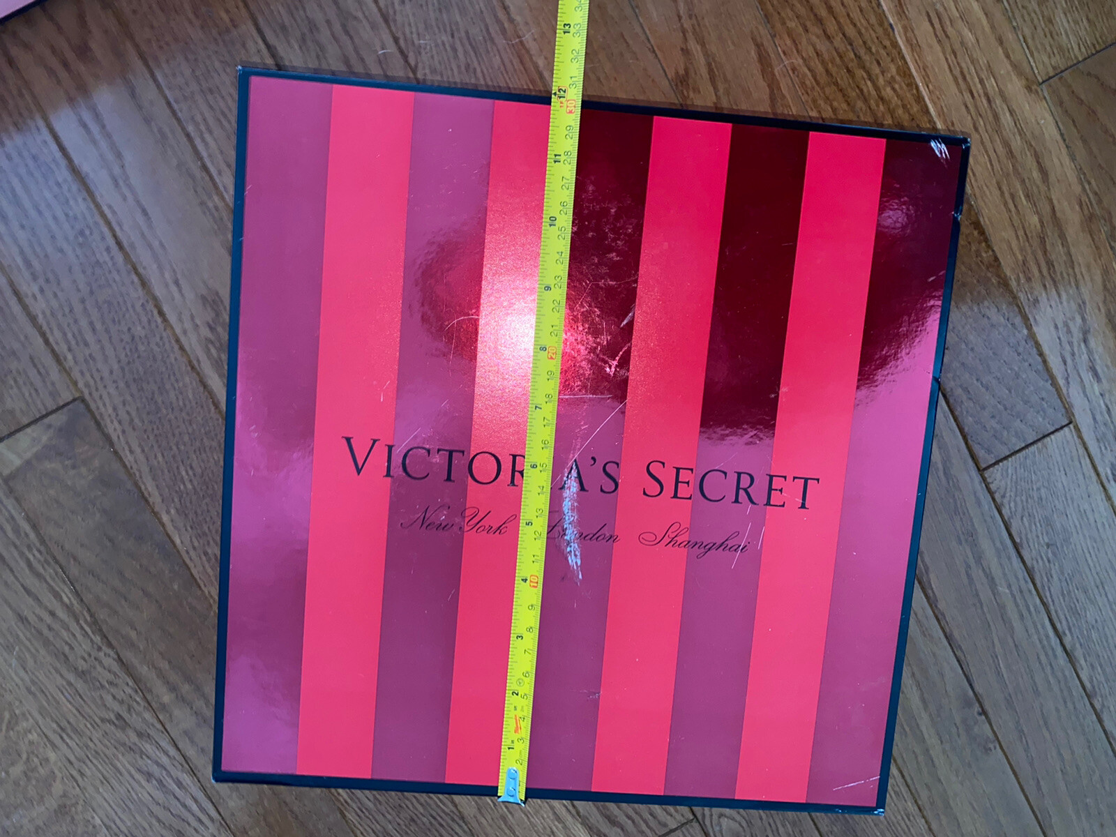VICTORIA’S SECRET BOXES DISPLAY PROPS BOXES #1