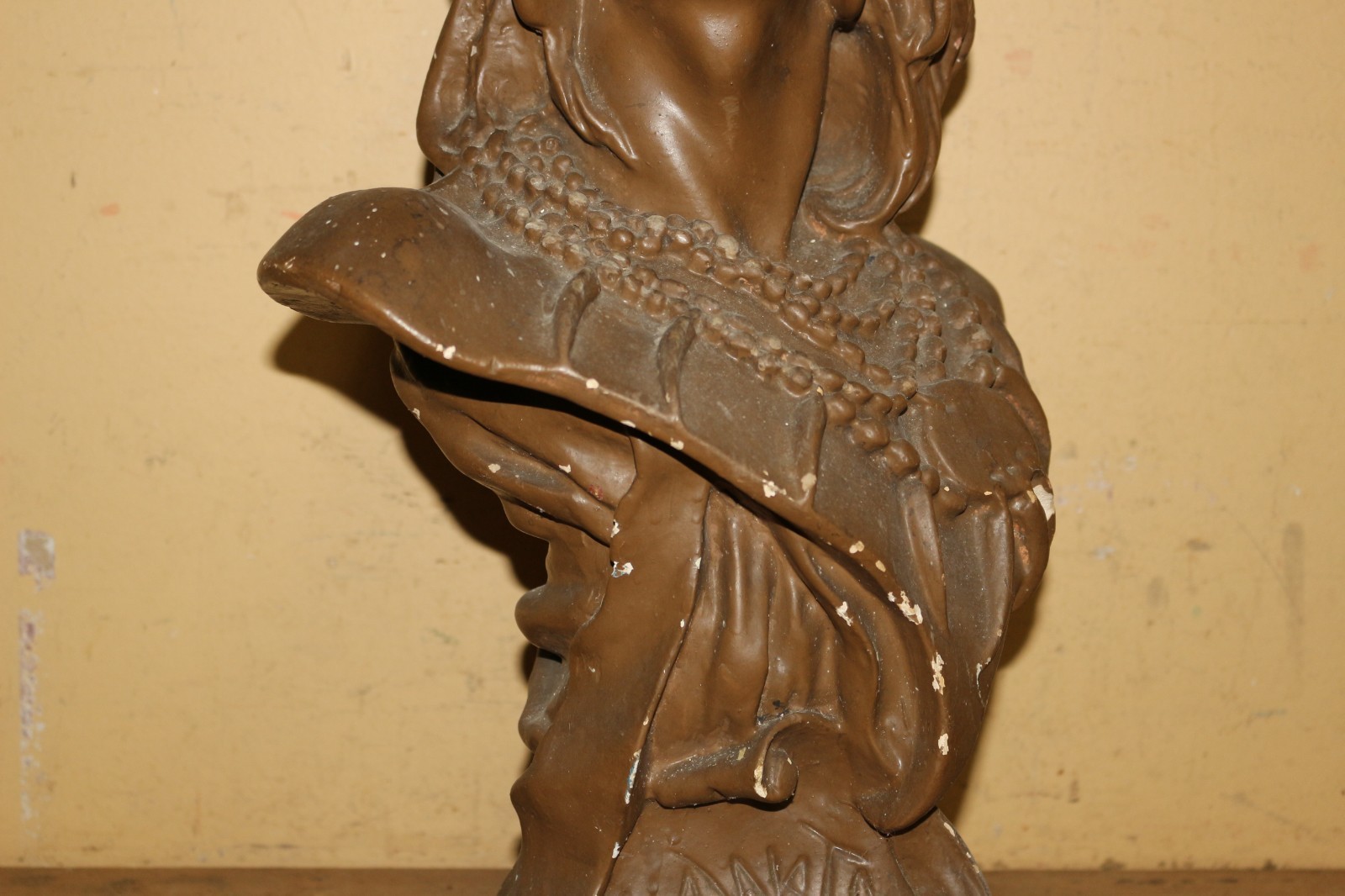 Vintage c1900 Hawata Cigar Store Indian Chalkware Bust Statue Store Display Sign