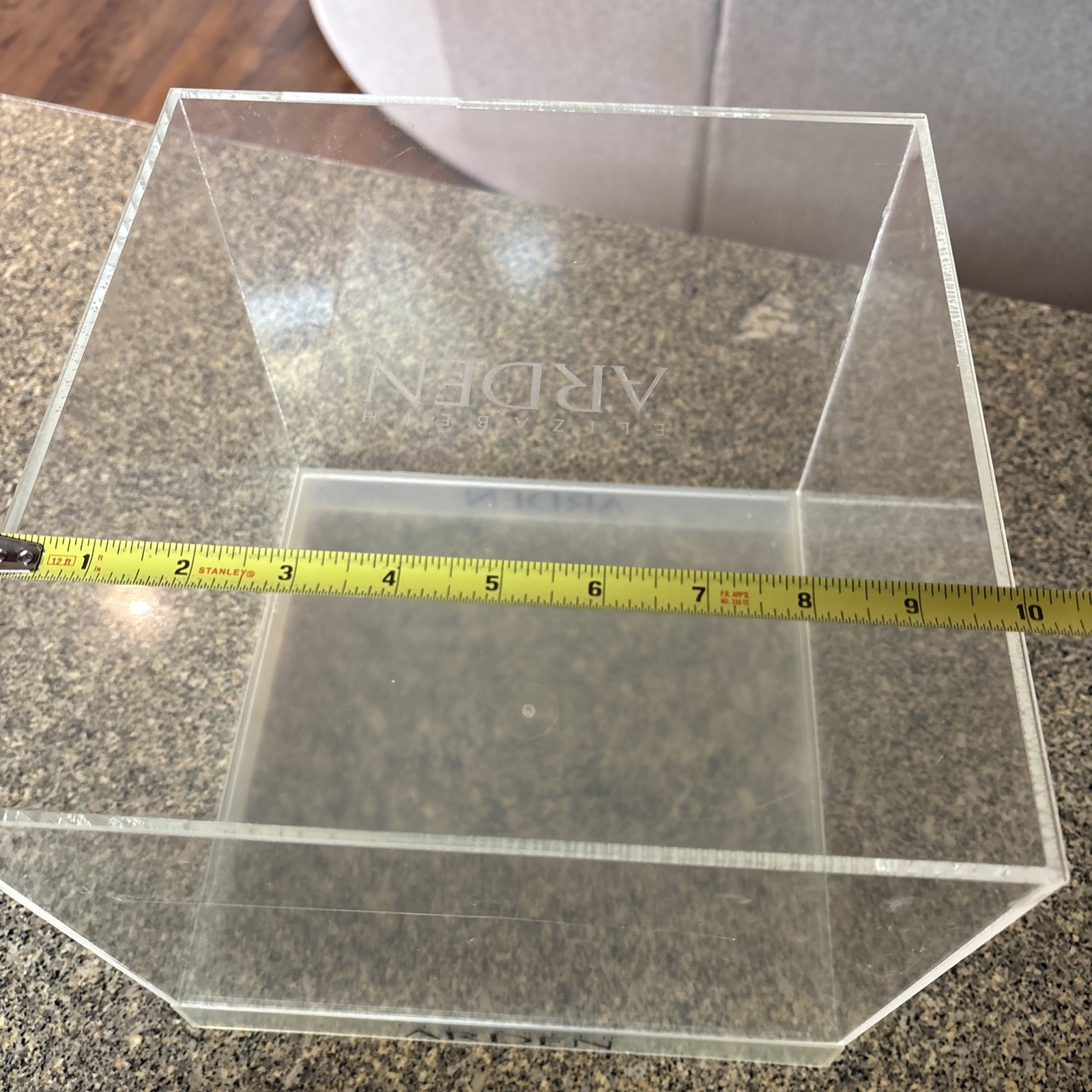 Vtg Square Acrylic Plastic Store Display Case Elizabeth Arden Cosmetics Makeup