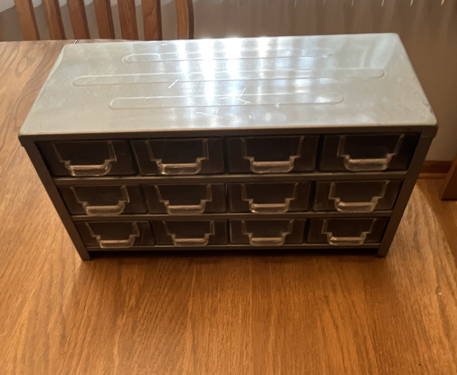 Chrome Control Leak-Proof Piston Rings Metal Store Display Cabinet w/ Clear Bins