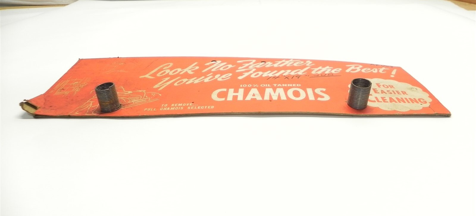 VINTAGE 1940’S CHAMOIS 100% OIL TANNED SPRING HOLDER CARDBOARD DISPLAY 17″x6″