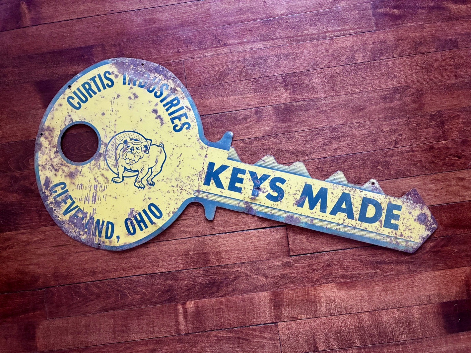 Vintage Curtis Industries Ohio Keys Made Hardware Store Large 30” Metal Sign