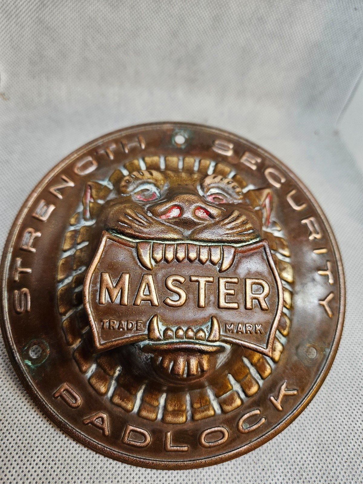 Vintage MASTER LOCK LION Advertising Store DisplayPADLOCK-STRENGTH-SECURITY 5.5″