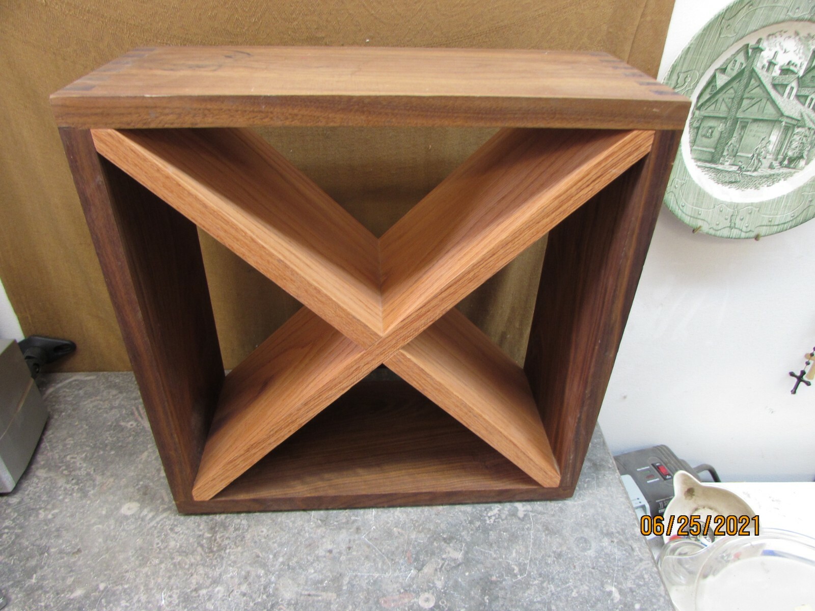 solid wood display very unique 15-1/2″ x 15-1/2″