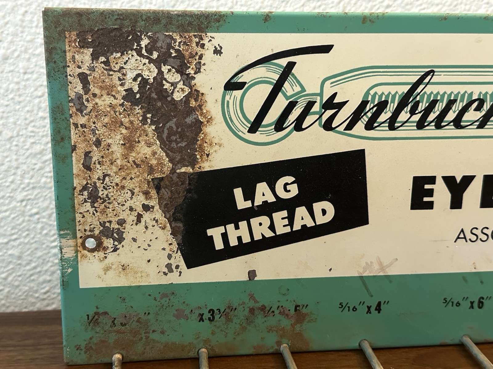 VTG TURNBUCKLES INC. “TURN BUCKLES & EYE BOLTS” METAL STORE DISPLAY. SEA-FOAM