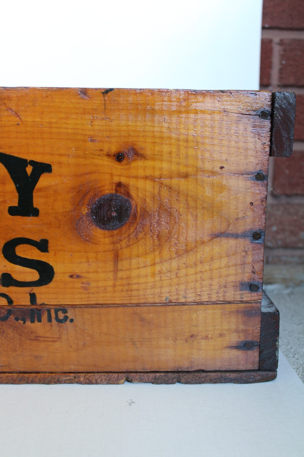 Antique 1920’s EVEREADY Batteries Large Wood Advertising Crate (27″)