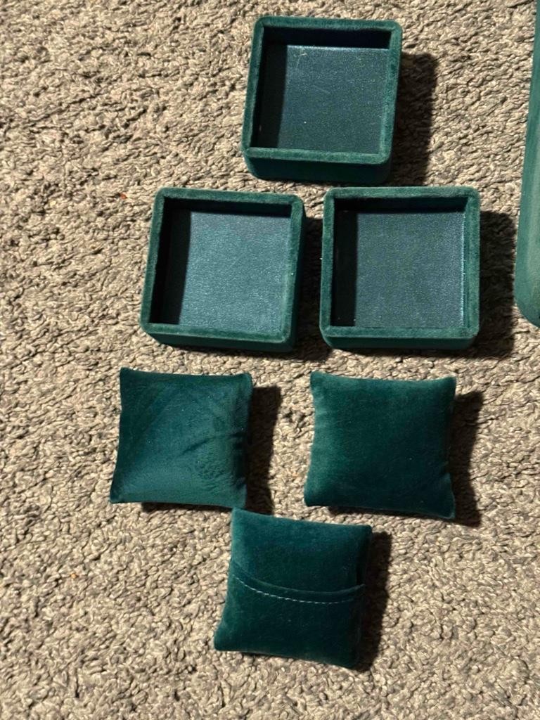 Gucci Store Jewelry Watch Display 2 Row Drawer Pull Brand Sign Green Felt