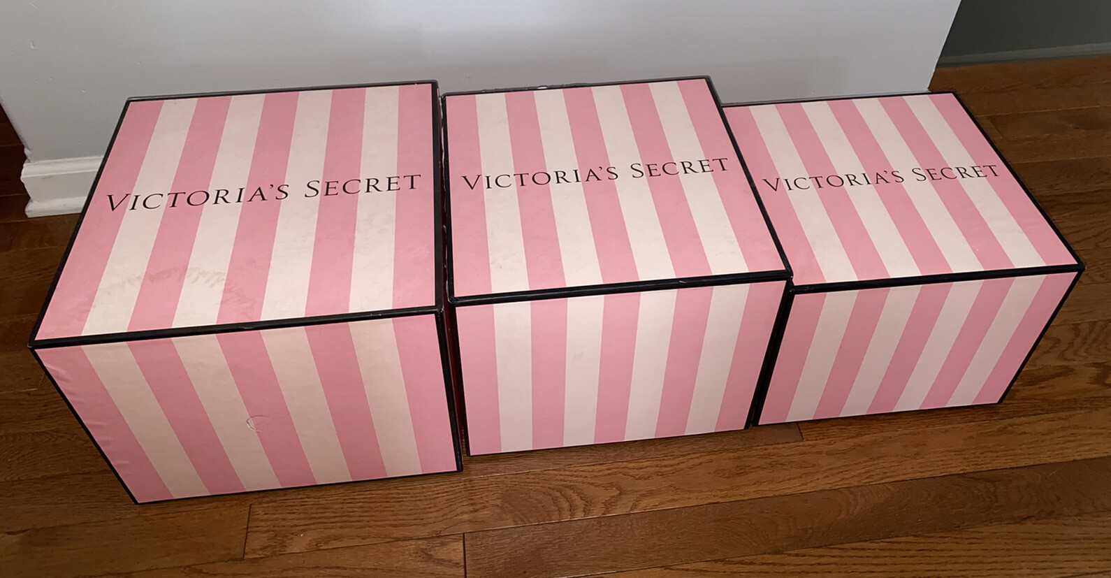 VICTORIA’S SECRET BOXES DISPLAY PROPS BOXES #10