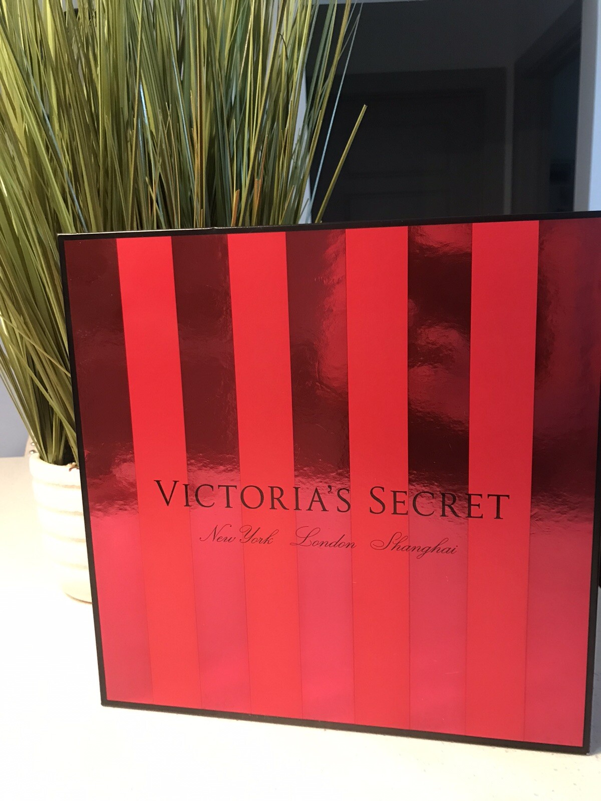 Victoria’s Secret Red Strip Hat Box NY London Shanghai Decor