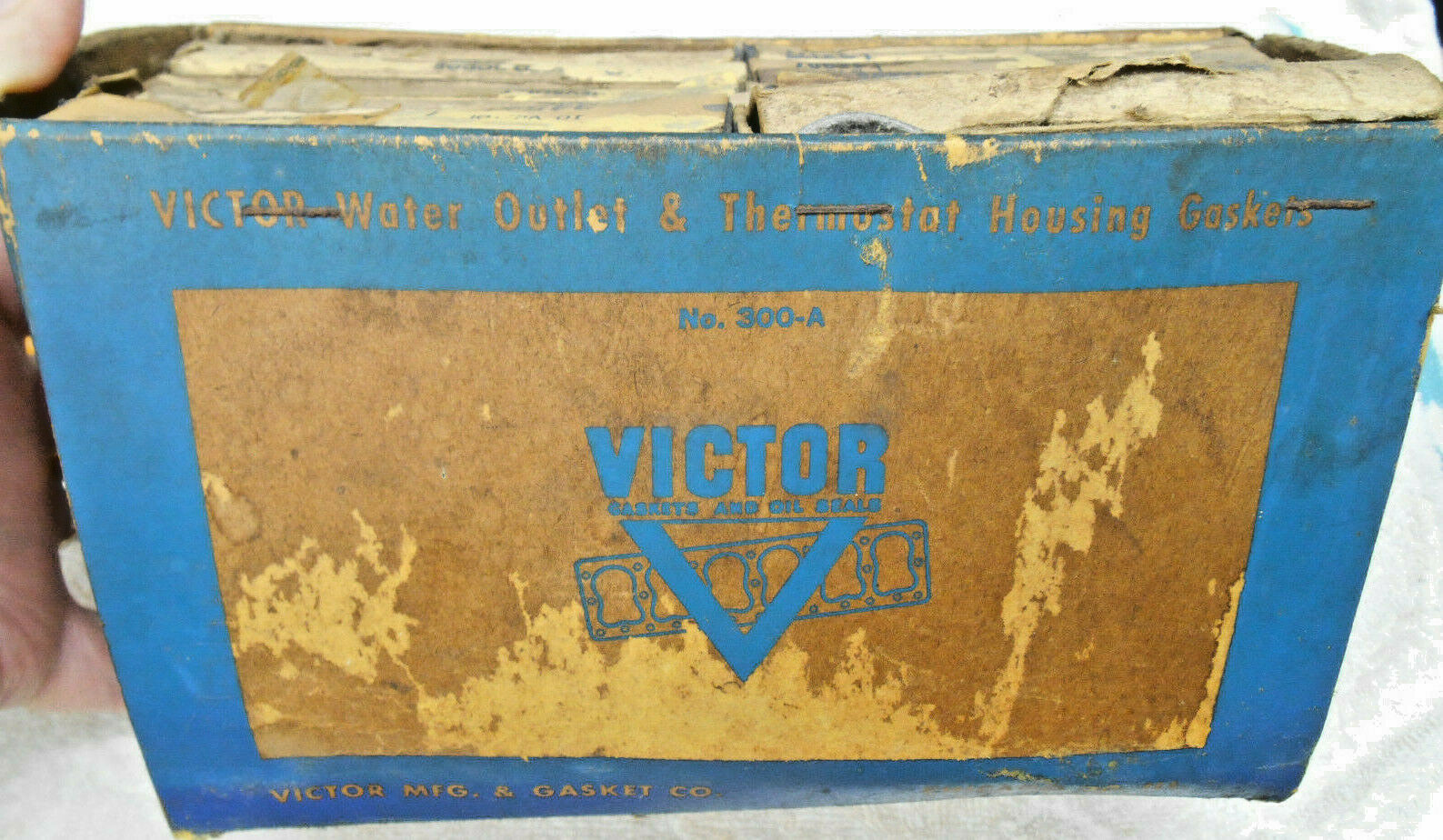 Victor Advertising Garage Display Cardboard Water Outlet Thermostat Gasket 300A