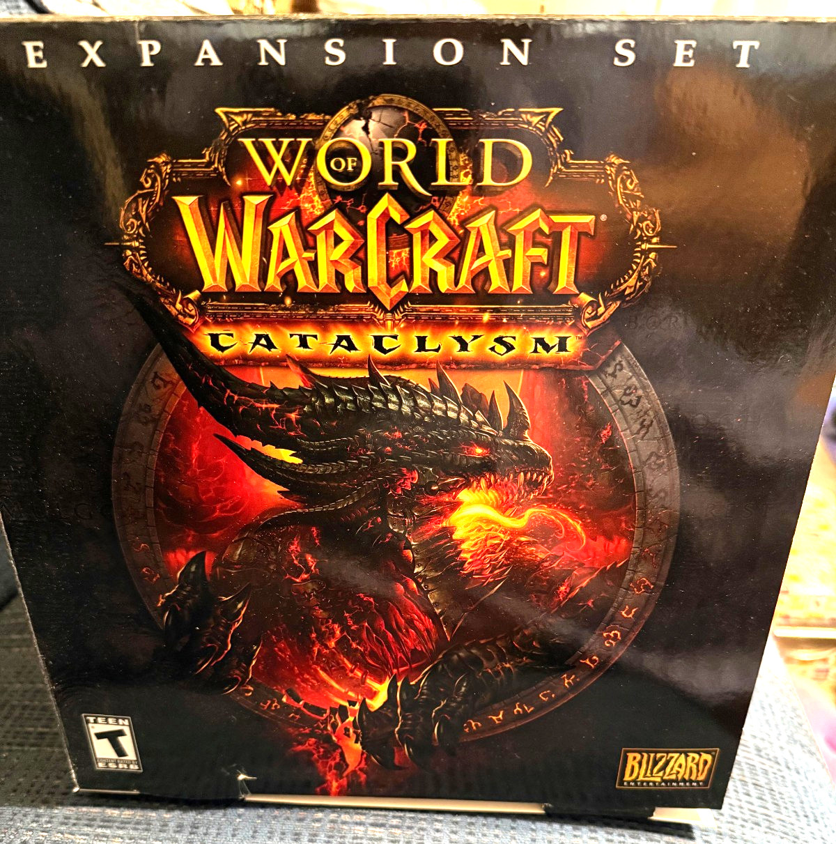 WORLD OF WARCRAFT CATACLYSM SQUARE STANDEE GAME STOP STORE Counter DISPLAY BOX