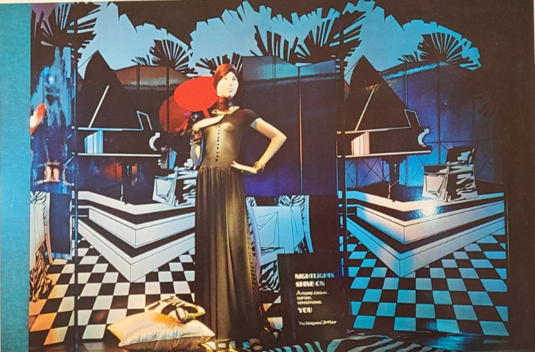 1975 B. ALTMAN, NEW YORK WINDOW DISPLAY PHOTO PRINT NIGHTLIGHTS SHINE ON
