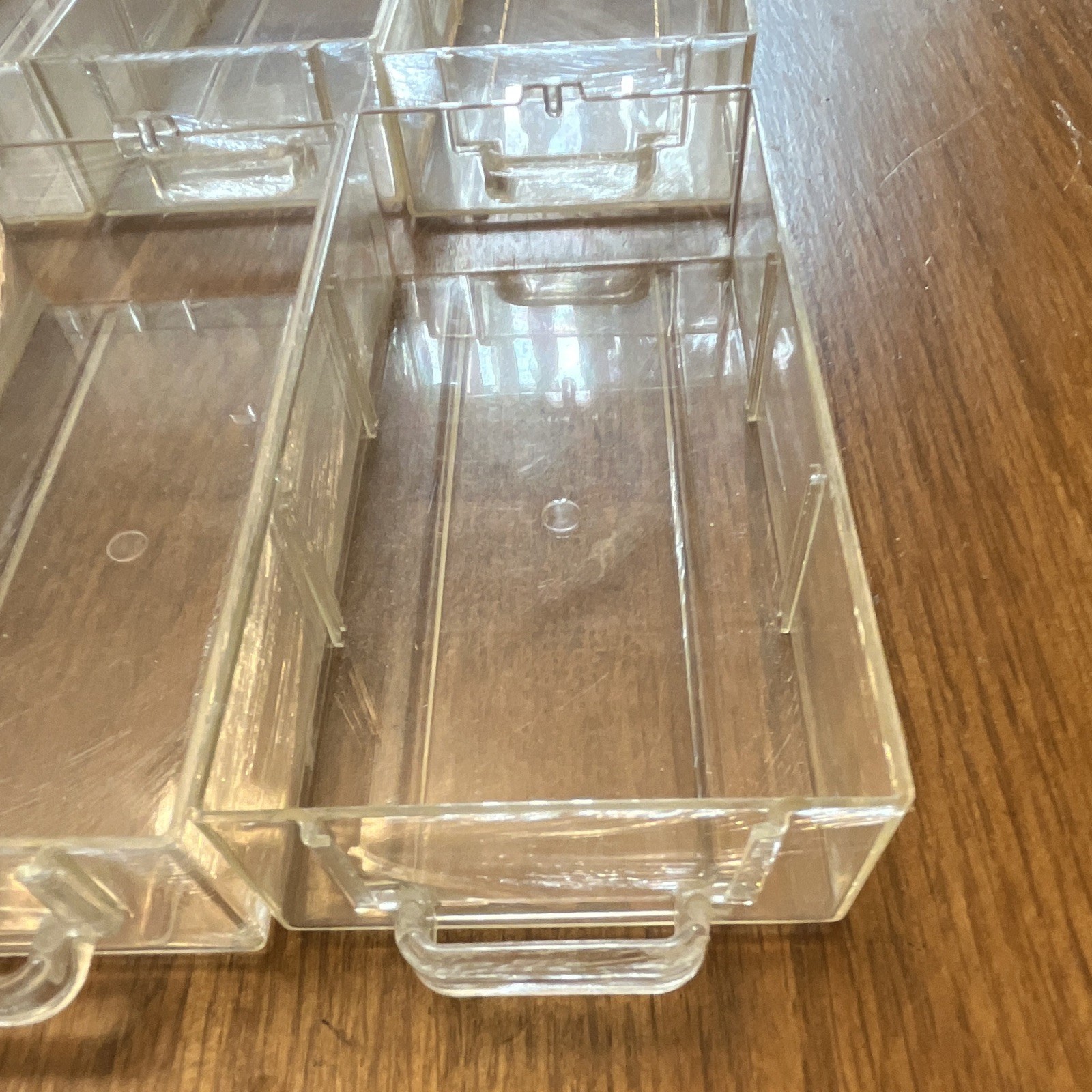 Chrome Control Leak-Proof Piston Rings Metal Store Display Cabinet w/ Clear Bins