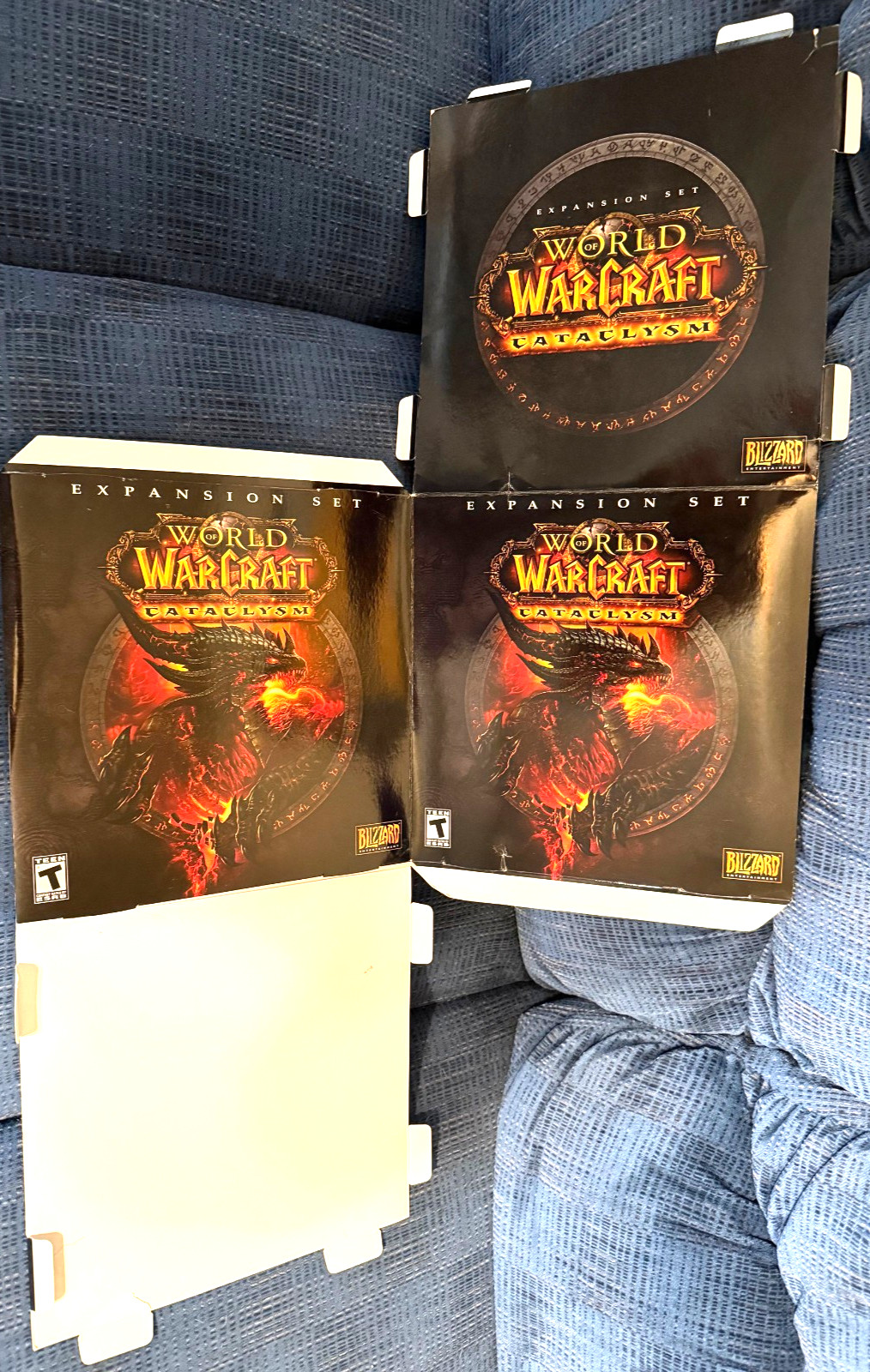 WORLD OF WARCRAFT CATACLYSM SQUARE STANDEE GAME STOP STORE Counter DISPLAY BOX