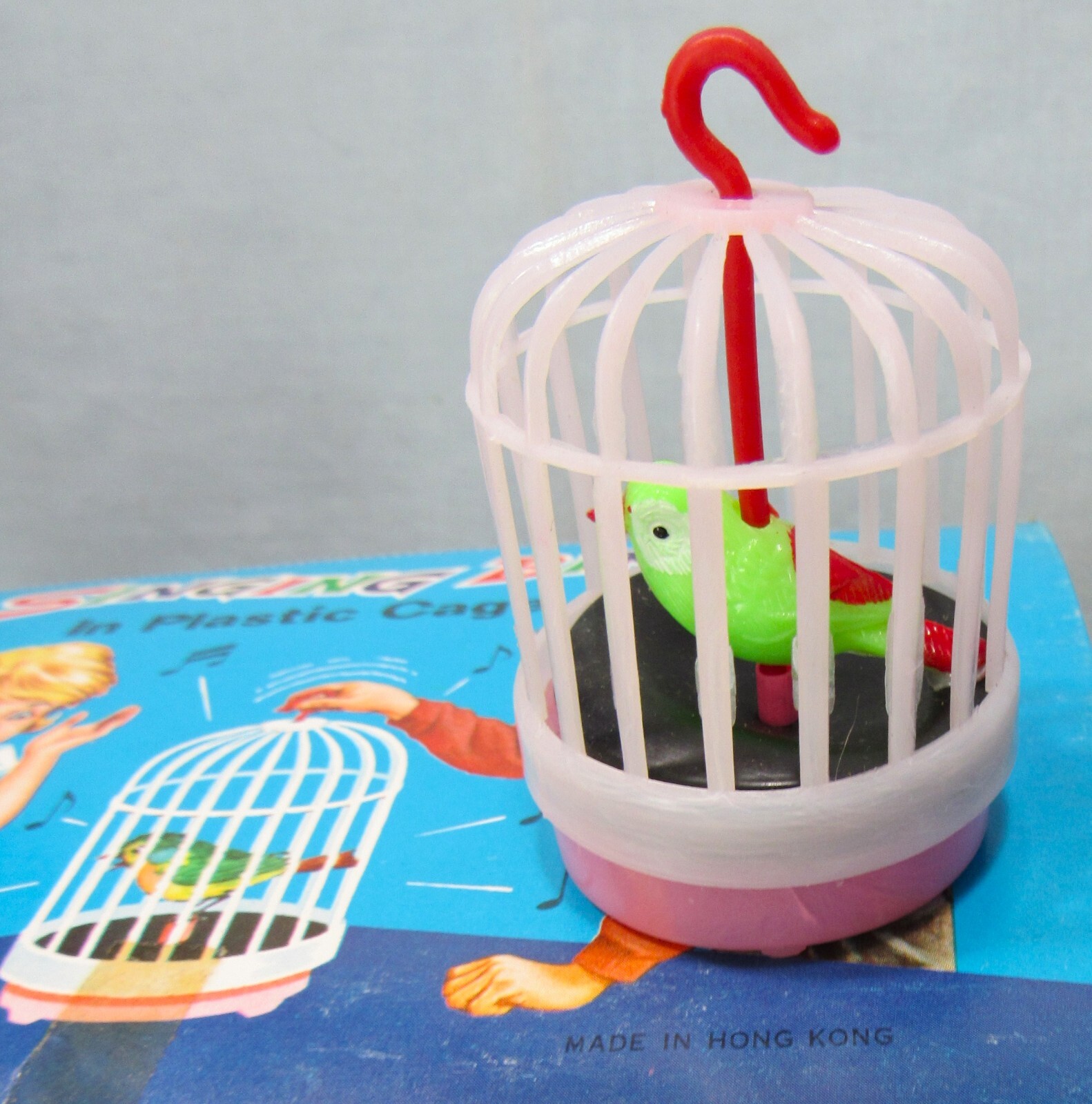 12 Toy Singing Birds in Cages + Counter Top Store Display Box ~ Hong Kong ~ N.R.