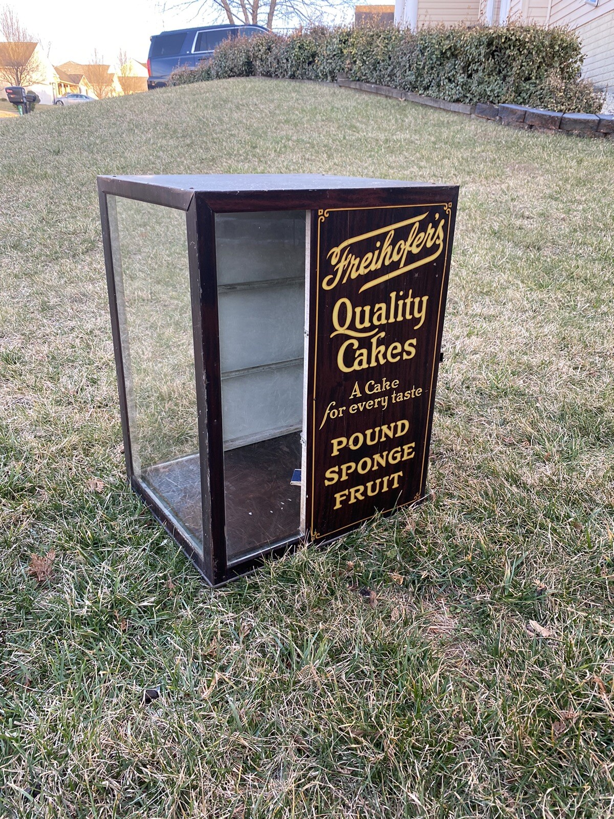 VINTAGE FREIHOFER’S CAKE DISPLAY CABINET/COUNTERTOP DISPLAY GENERAL STORE