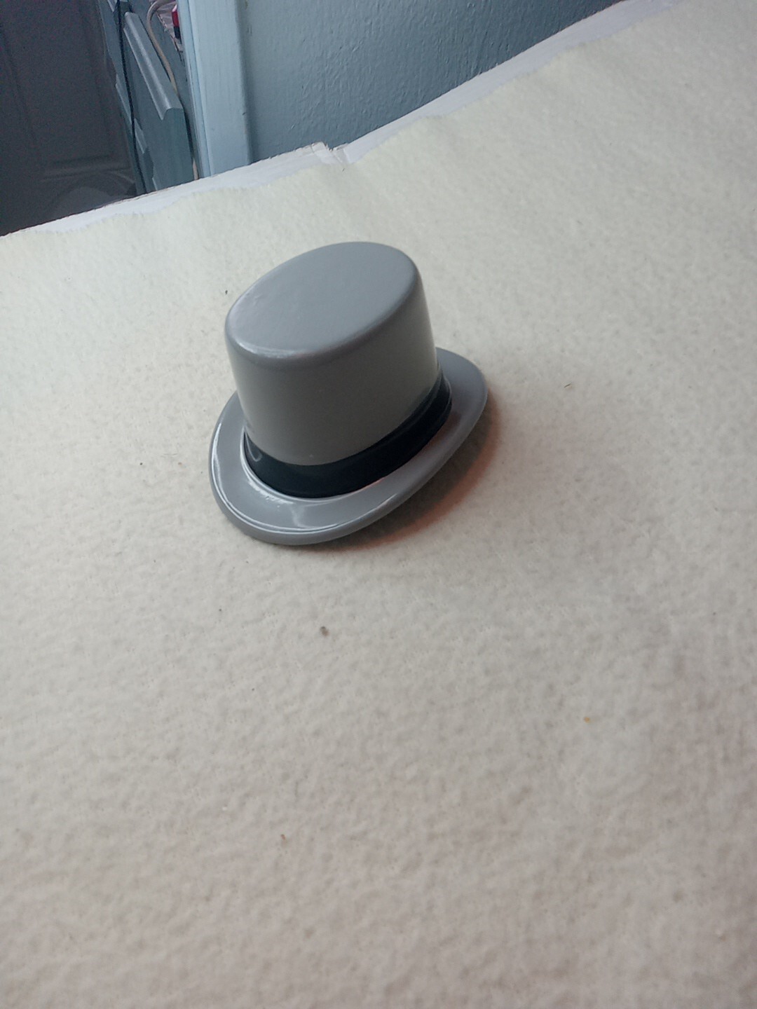 Vintage Cavanagh Hats Miniature Ceramic Top Hat – 3 x 2 in .75