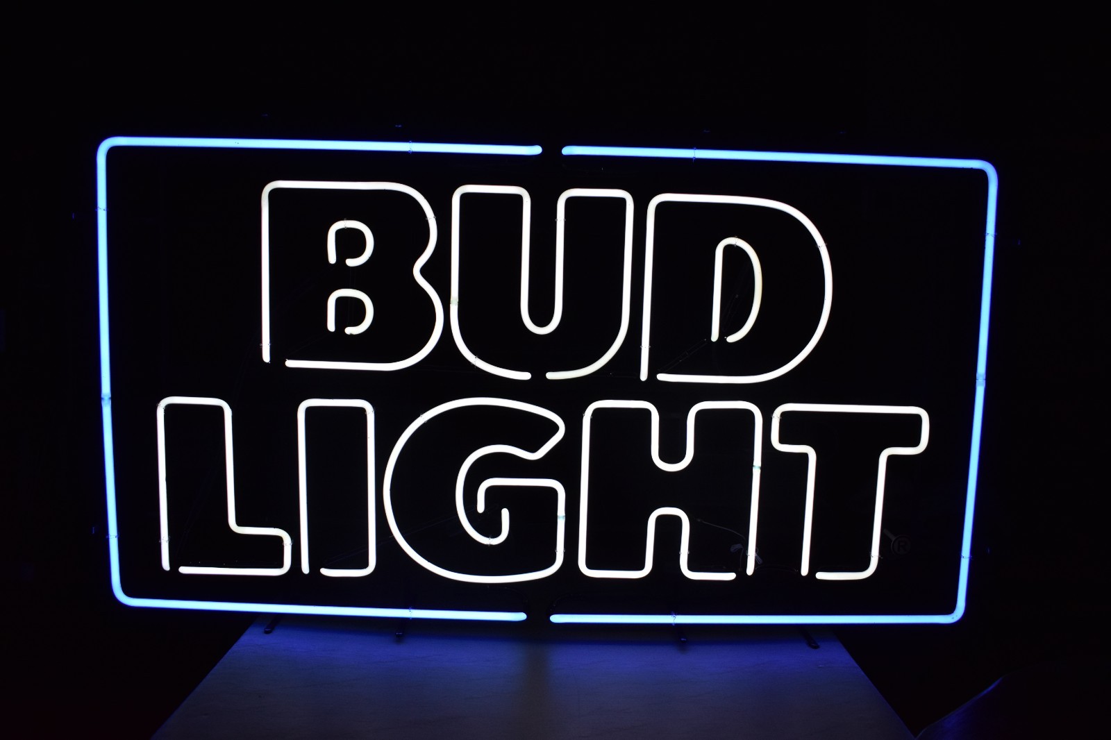 BUD LIGHT NEON SIGN 3 IN 1 WIRE FRAME HUGE 4 FEET WIDE 26″ TALL USA 2016 LED