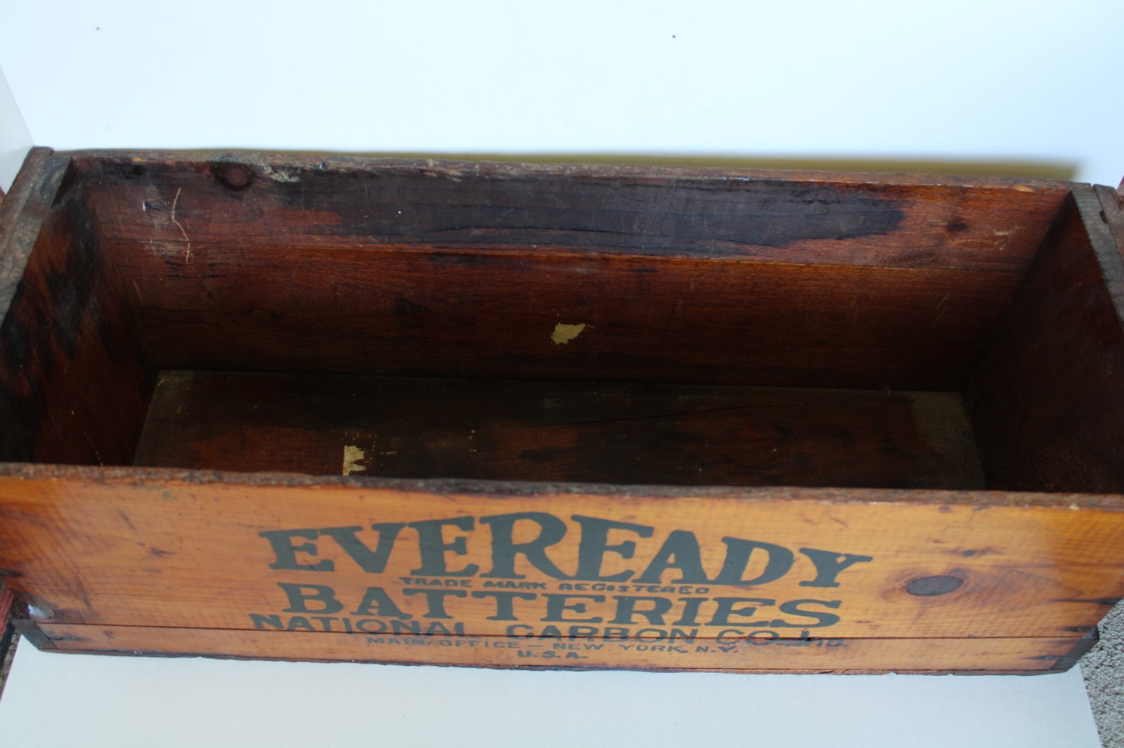 Antique 1920’s EVEREADY Batteries Large Wood Advertising Crate (27″)