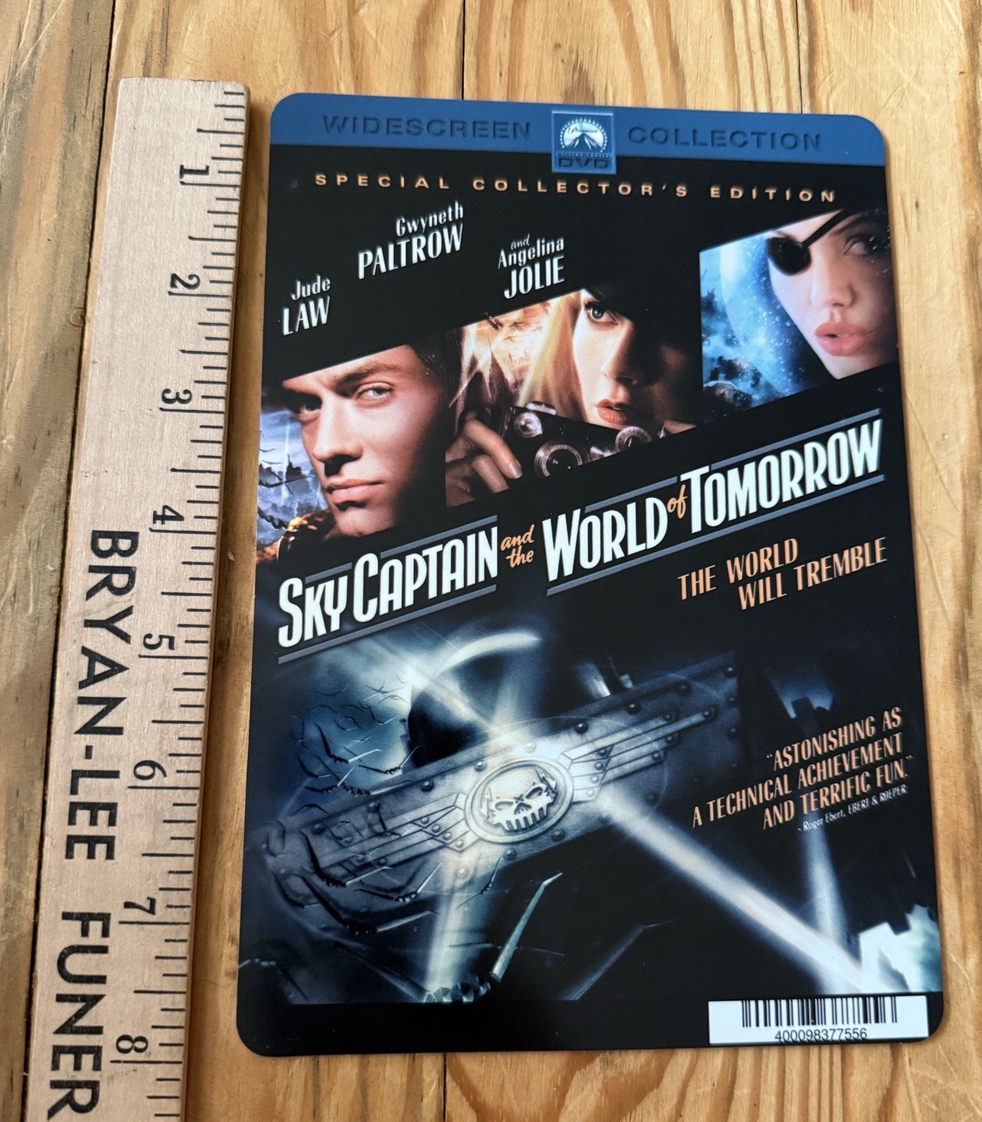 SKY CAPTAIN AND THE WORLD OF TOMORROW BLOCKBUSTER VIDEO BACKER CARD 5″X8″