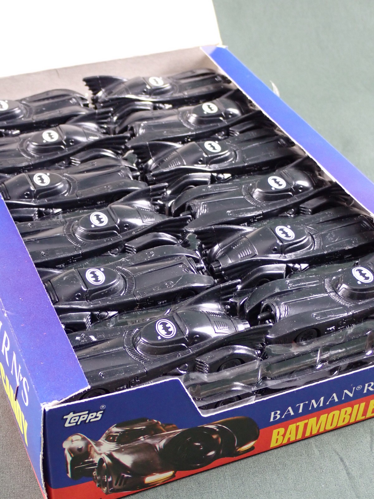 Batman Returns Batmobile Candy Topps 36 Cars Open Retail Display Box DC 1991