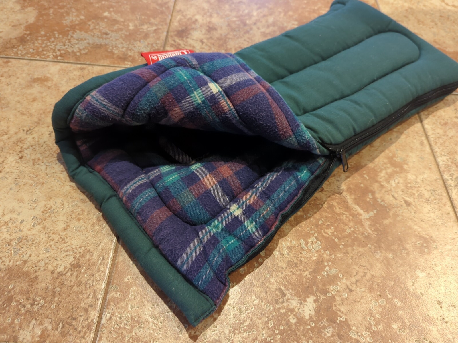 Coleman Doll Sized Mini Sleeping Bag Store Display 22″ Rare Green w/ Plaid RARE!
