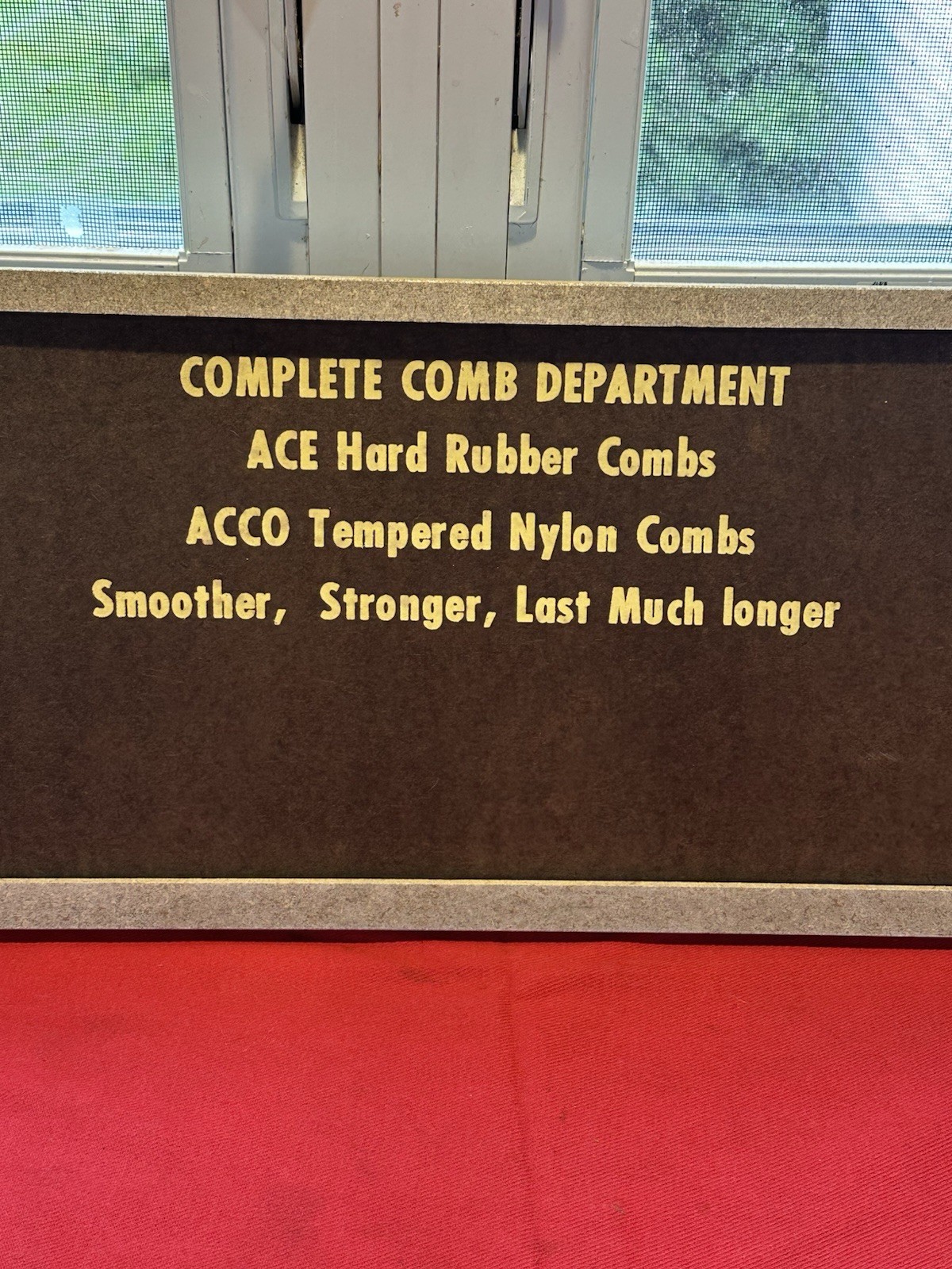 VINTAGE ACE HARD RUBBER COMBS / ACCO COMBS SALESMAN MASONITE GLASS DISPLAY BOARD