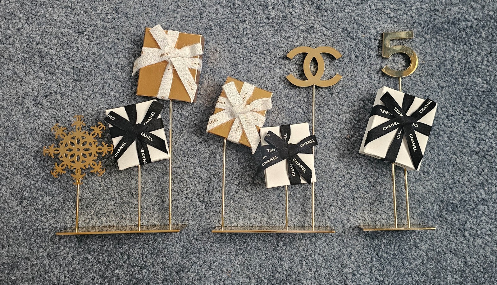 Chanel Beauty Window Displays Decorations No 5 CC Snowflake Design