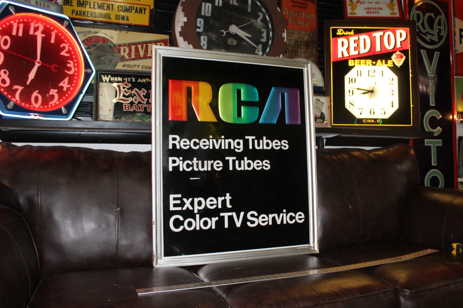 RARE 1960s RCA PICTURE TUBES COLOR TV SERVICE EMBOSSED PAINTED METAL DEALER SIGN