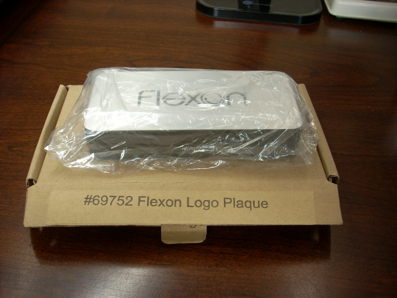 FLEXON EYEGLASS EYEWEAR LOGO RETAIL DISPLAY PLAQUE #69752