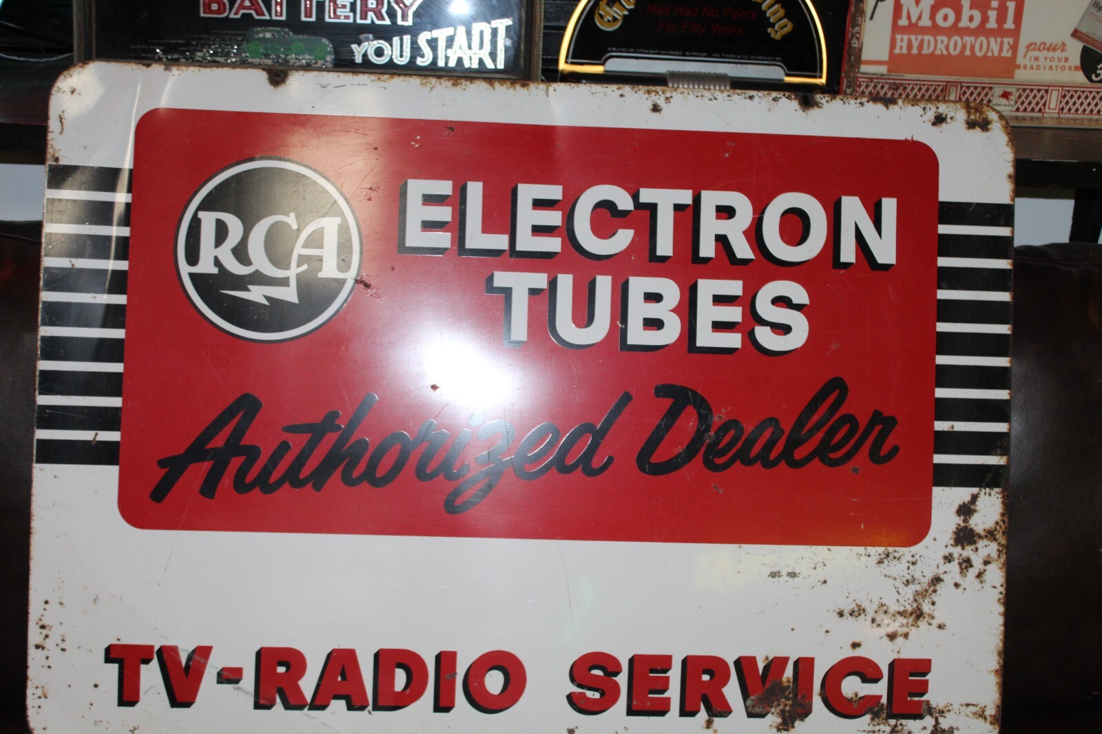 RARE 1950s RCA ELECTRON TUBES RADIO TV SERVICE PAINTED METAL 2 SIDED DEALER SIGN