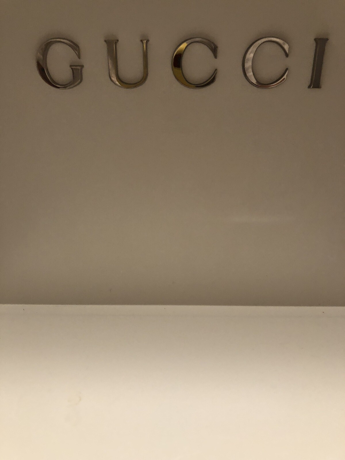 GUCCI Display OFFICIAL DEALER LOGO PLAQUE IN WHITE PLEXIGLASS Silver Gucci