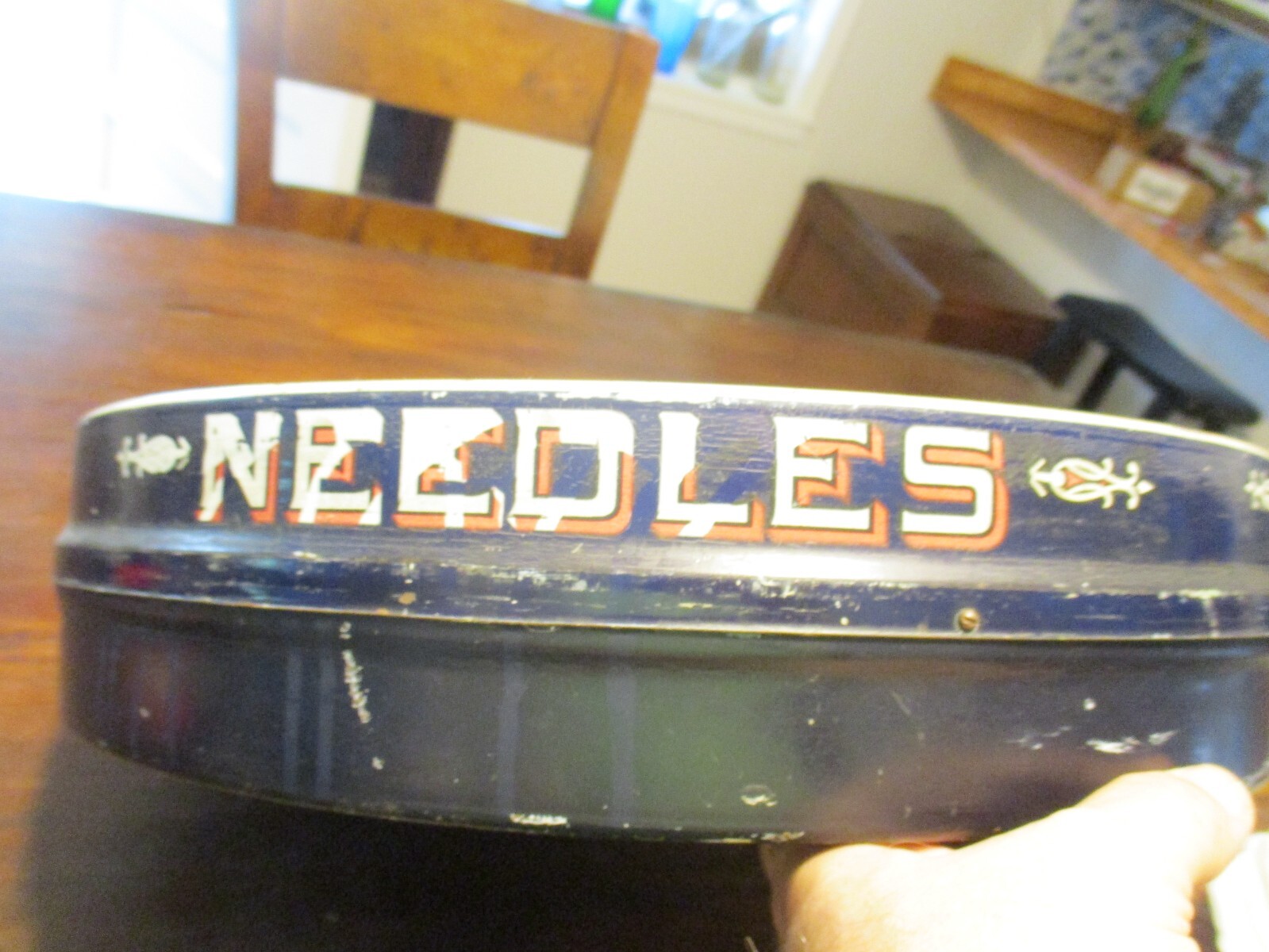THE BOYE NEEDLE CO. NEEDLES AND SHUTTLES FOR YOUR MACHINE STORE DISPLAY ANTIQUE