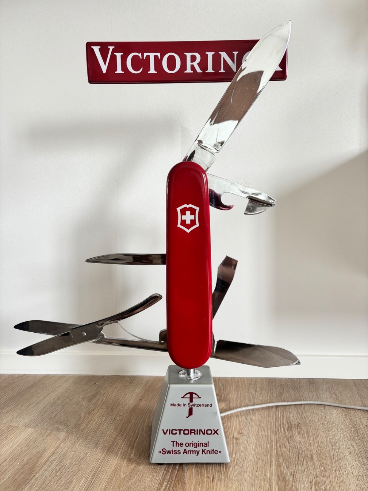 Vintage “Victorinox” Swiss Army Knife Mechanical Store Display – Rare