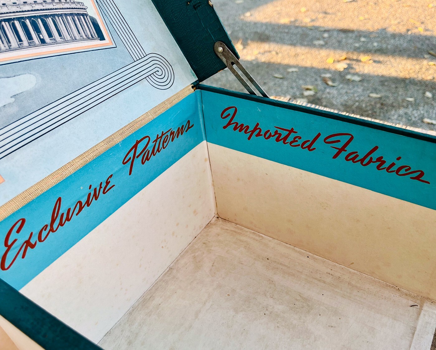 Rare Collectible Vintage 1949 Fabric Advertising Box Ferris Woolen Co. 27½”