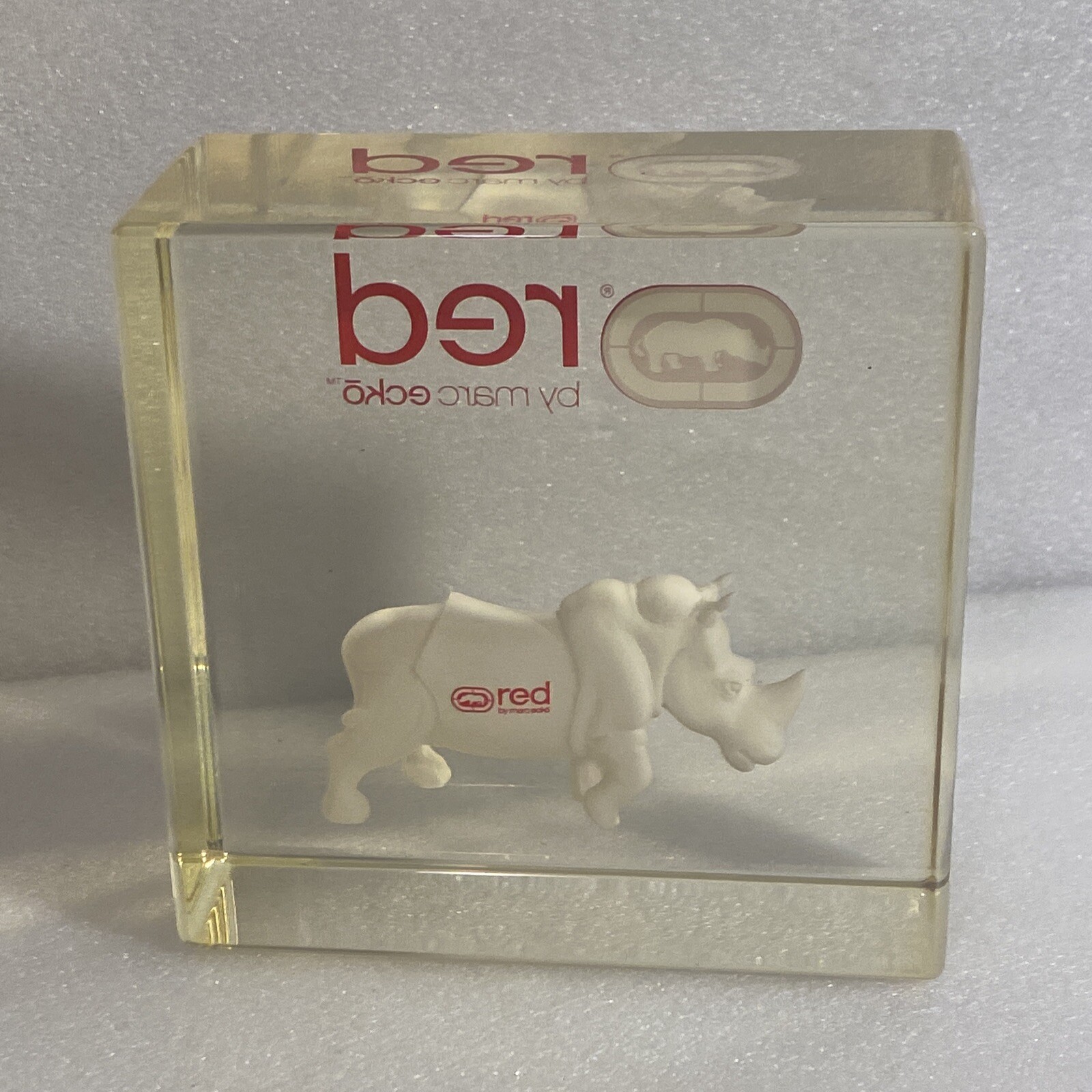 MARC ECKO UNLIMITED RHINO ADVERTISING DESK LUCITE STATUE STORE SIGN DISPLAY