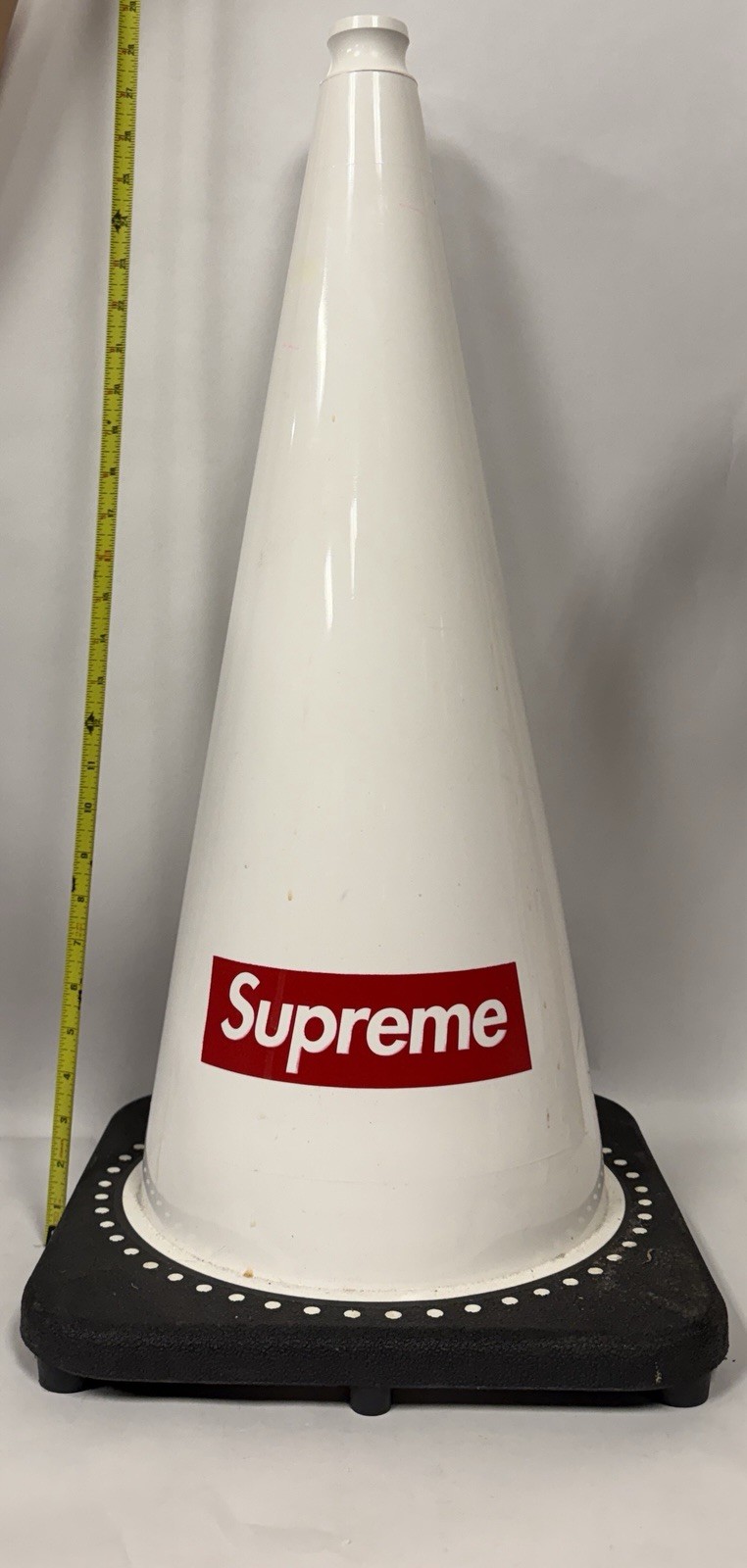 Supreme Box Logo Traffic Cone FW25 28″ PVC White Authentic Streetwear Decor C32