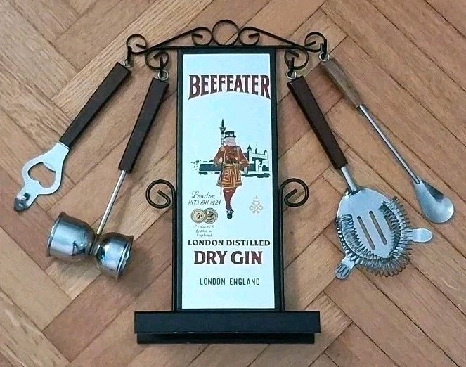 BEEFEATER GIN ADVERTISING MIRROR SIGN DISPLAY-BAR SET-70′-VINTAGE
